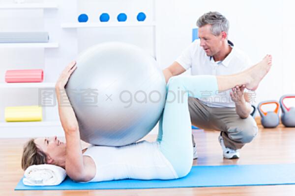 動(dòng)起來(lái)，好心情 治療師如何通過(guò)運(yùn)動(dòng)球助力患者康復(fù)與休閑